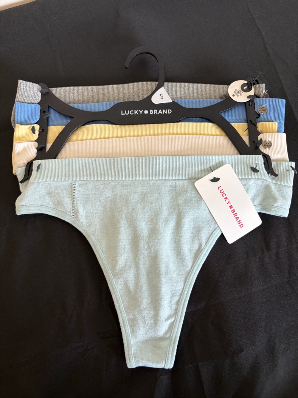 Lucky Brand 5pk Seamless Thongs/Panties. Small
